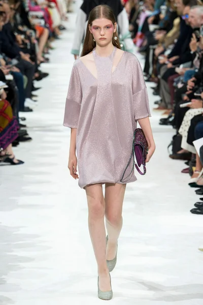 Look 12